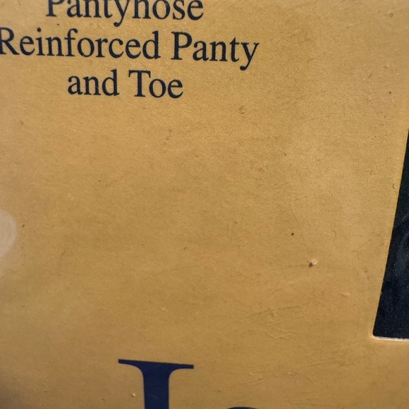 BN in Packaging Pair of Comfort Sheer Navy Pantyhose by Isadora Size A - Picture 4 of 7